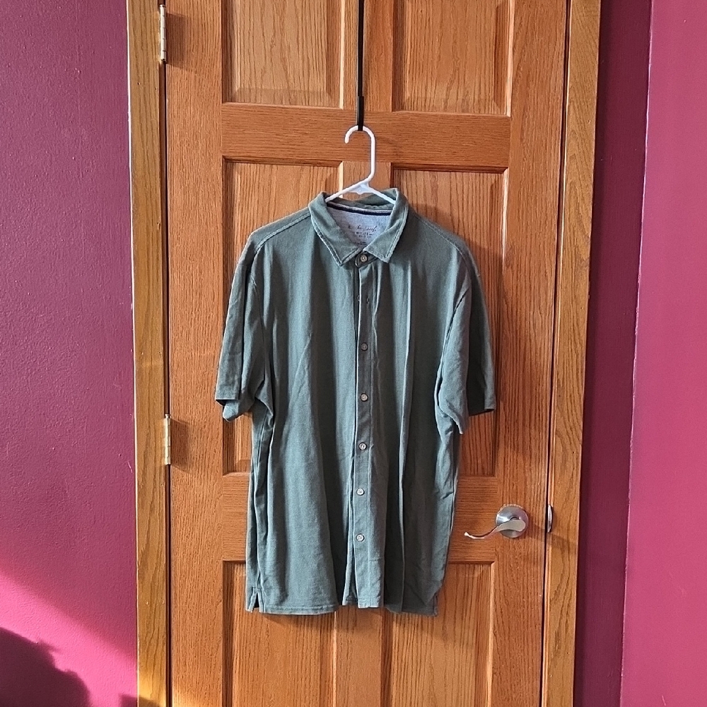 Men's Green Shirt